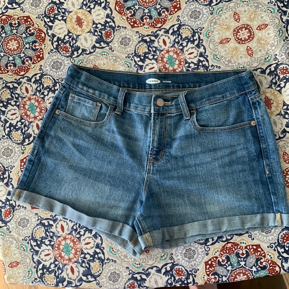 Old Navy Boyfriend Jean Shorts - Size 6